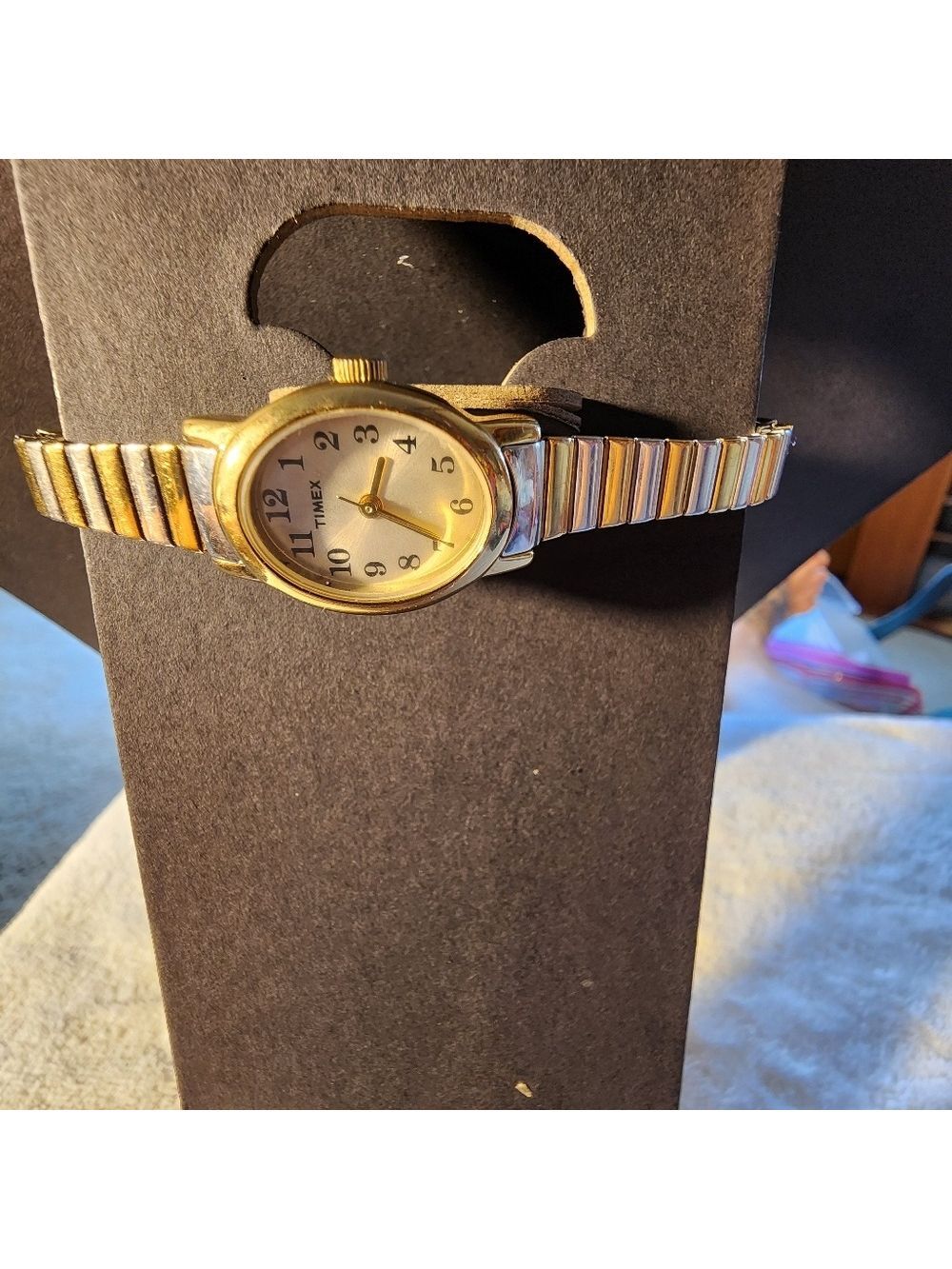 Vintage Timex Women’s Gold-Tone Expansion Band Watch – Needs Battery